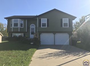 2632 SW Ancaster Rd, Topeka, KS 66614