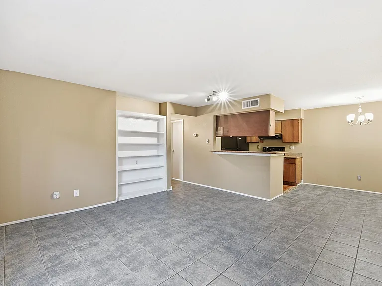 12905 Woodforest Blvd #711 — Photo 10