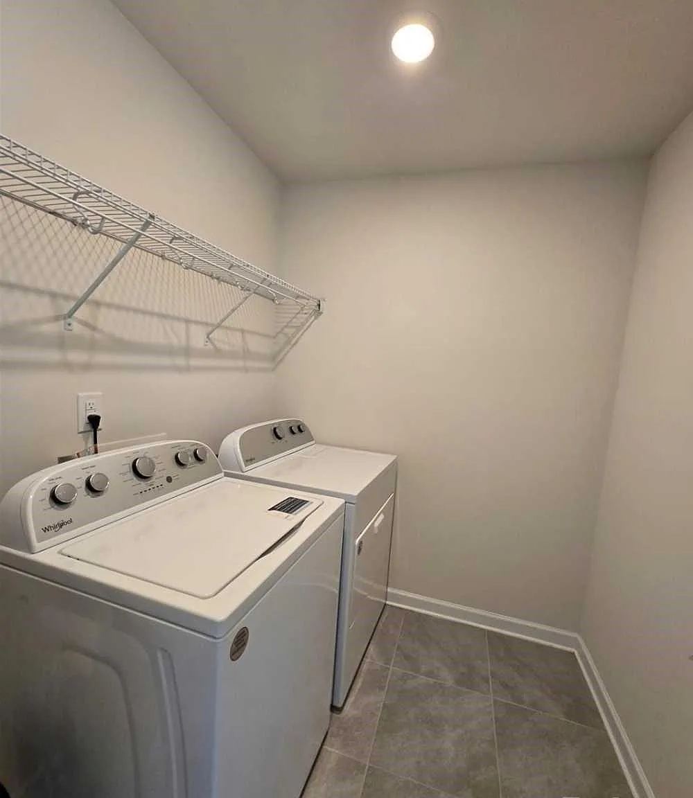 3 bed, 2.5 bath, $2,400 — Photo 4