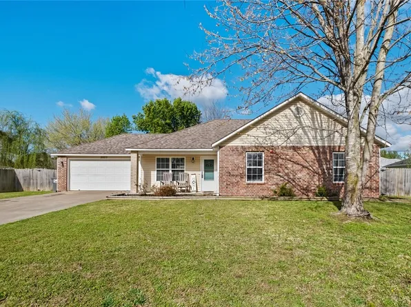 2823 N Brandi Ave, Fayetteville, AR 72701