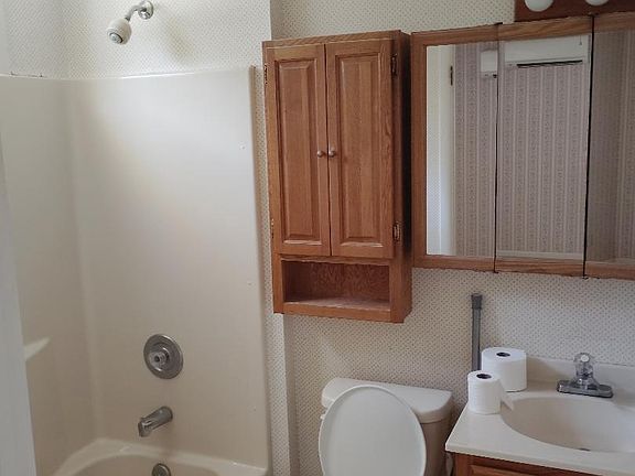 5th image of 1515 Pleasant Dr
