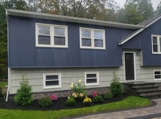 34 Wawayanda Rd, Highland Lakes, NJ 07422