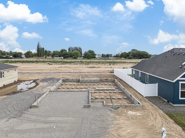 822 K St NE, Quincy, WA 98848