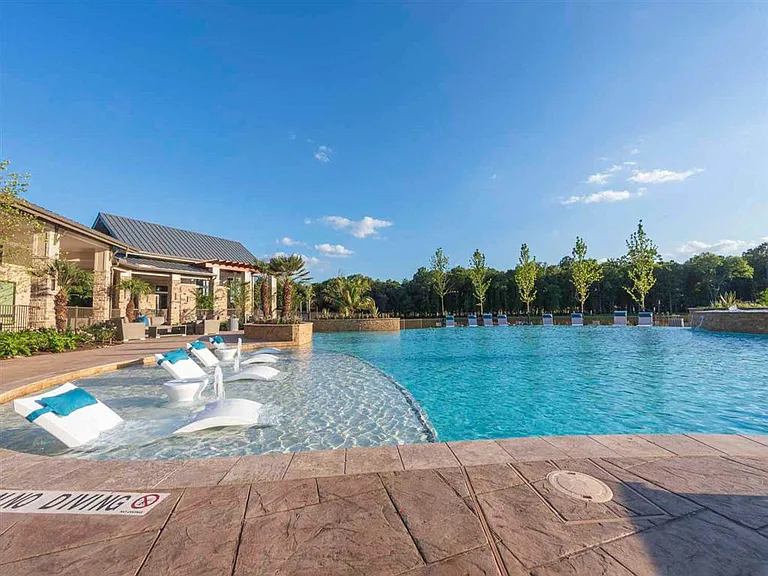 The Pointe at Valley Ranch Town Center — Photo 30
