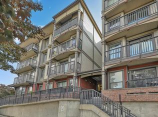 19830 56th Ave #304, Langley, BC V3A 0A5