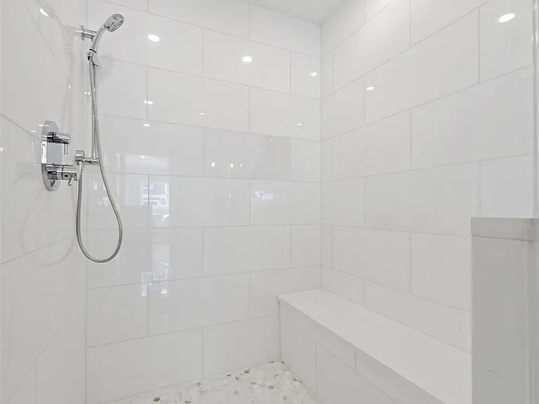 105 S Stratford Ave #BEACHBLOCK JULY AUG — Photo 47