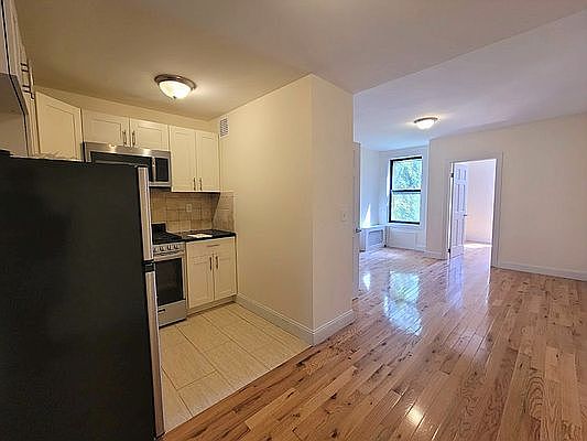 1st image of 420 E 78th St APT 3D