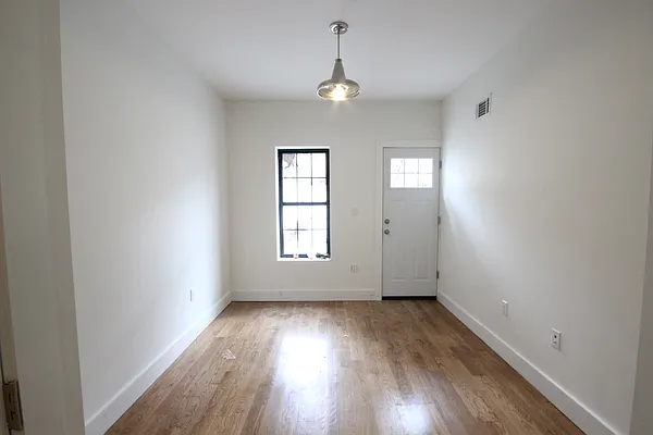 Rented by Nooklyn NYC LLC | media 86