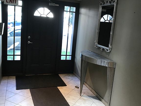 4th image of 4009 N Saint Louis Ave #1S