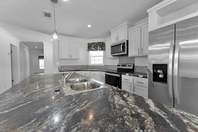 2 bed, 2.0 bath, 1456 sqft, $999 — Photo 3