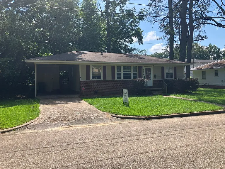 620 Hibner St — Photo 1