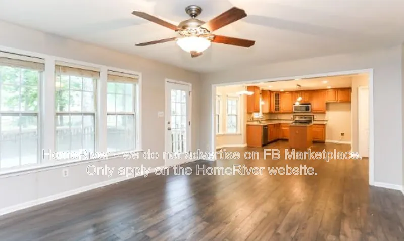 4 bed, 2.0 bath, 1984 sqft, $2,095 — Photo 4