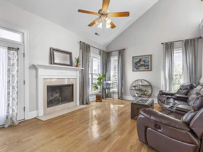 1313 Legendary Ln — Photo 16