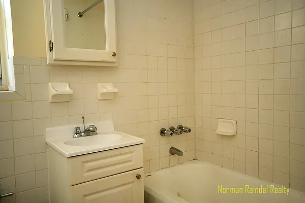 Rented by Norman Raindel, LREB | media 63