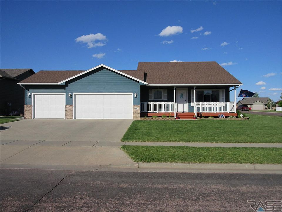 1st image of 900 Honeysuckle Dr