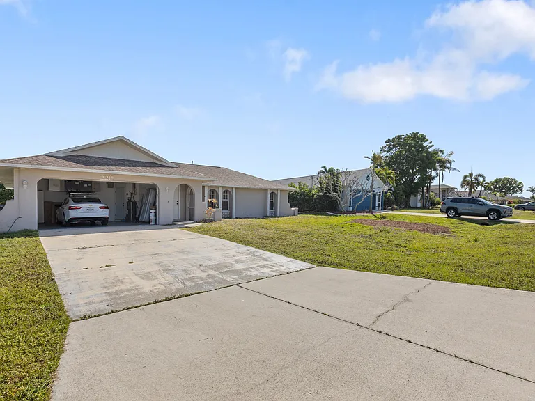 2215 SW 12th Pl — Photo 1