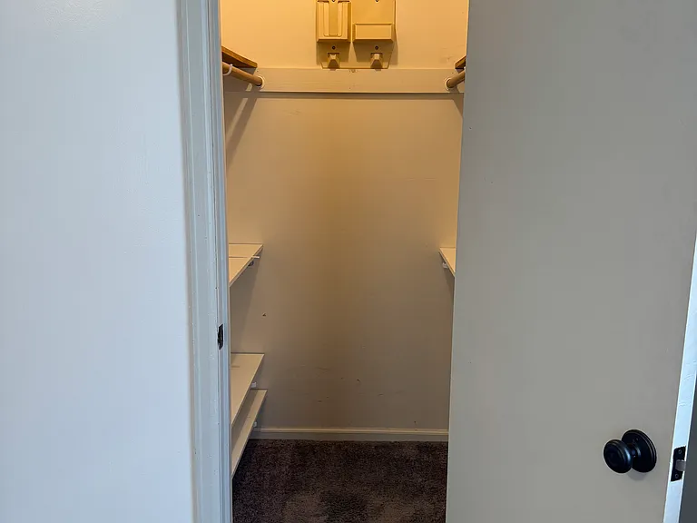 Walk in closet bedroom 2