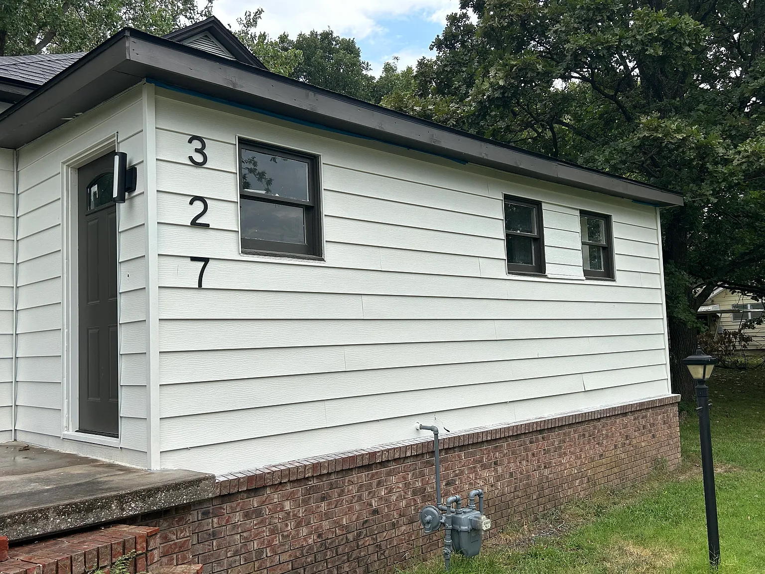 3 bed, $1,200 — Photo 1