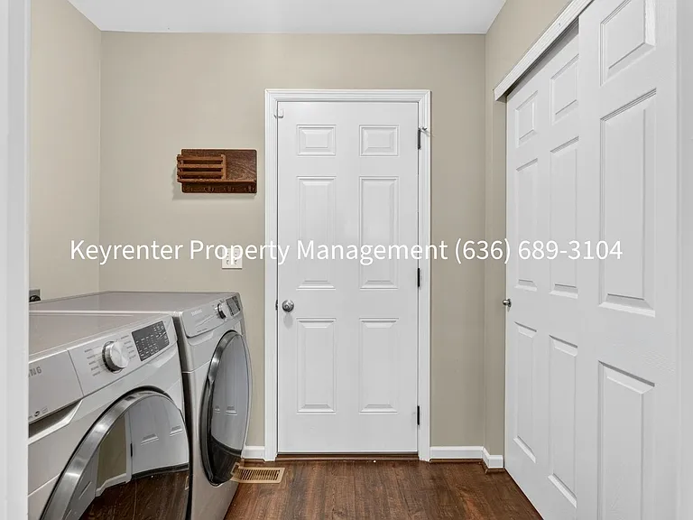 411 Angelique Pl — Photo 29