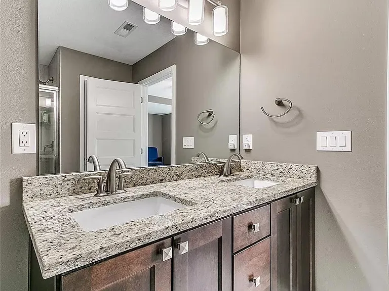 1411 SW Campus Ln — Photo 19