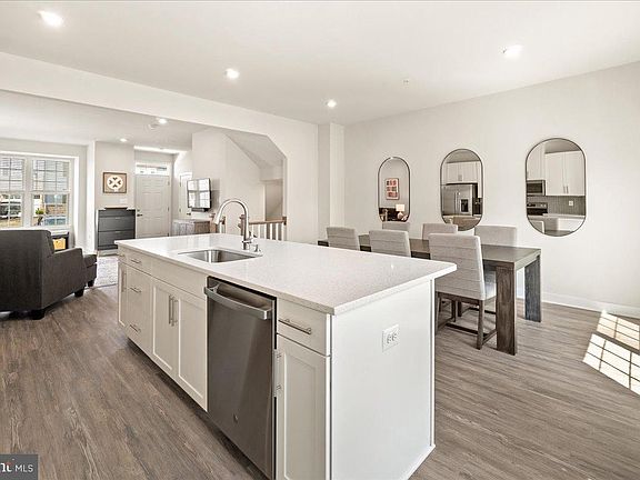 5th image of 7201 Bodkin Way