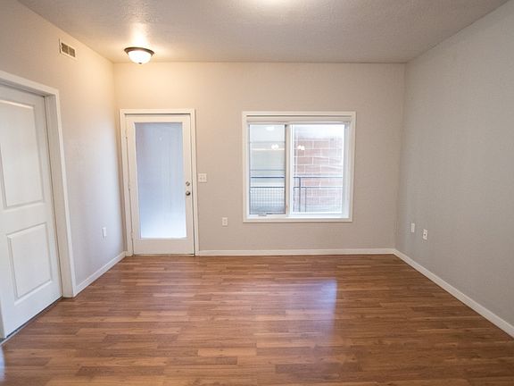 4th image of 2150 S Main St #R-405