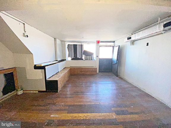 4th image of 1047 Hillen St