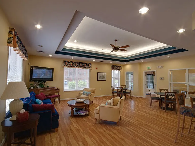 Portside Apartments — Photo 4