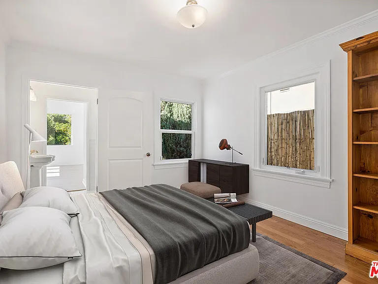 409 N Kilkea Dr — Photo 15