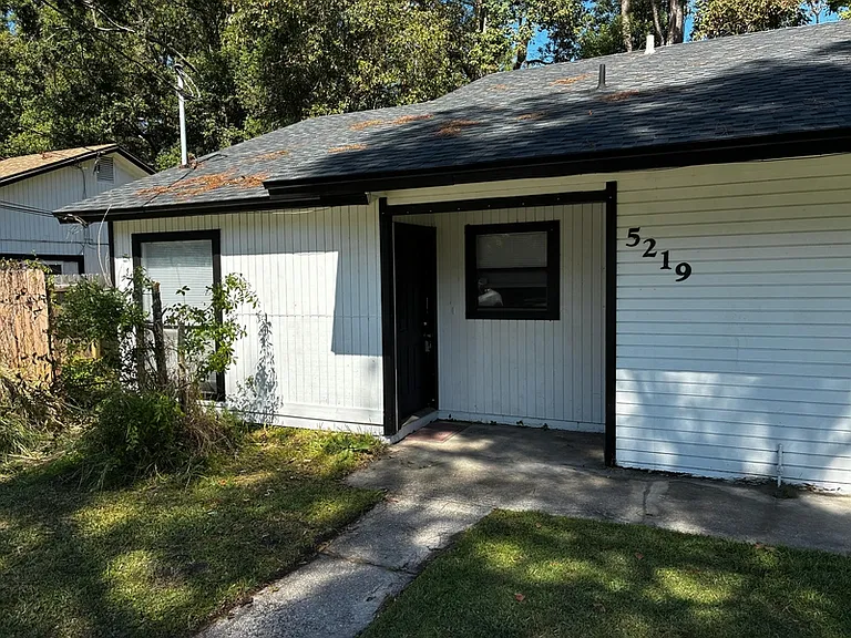 5219 Plymouth St — Photo 1