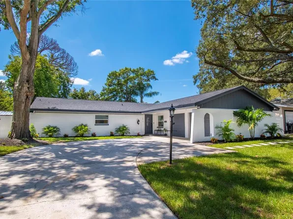 8010 W Hiawatha St, Tampa, FL 33615