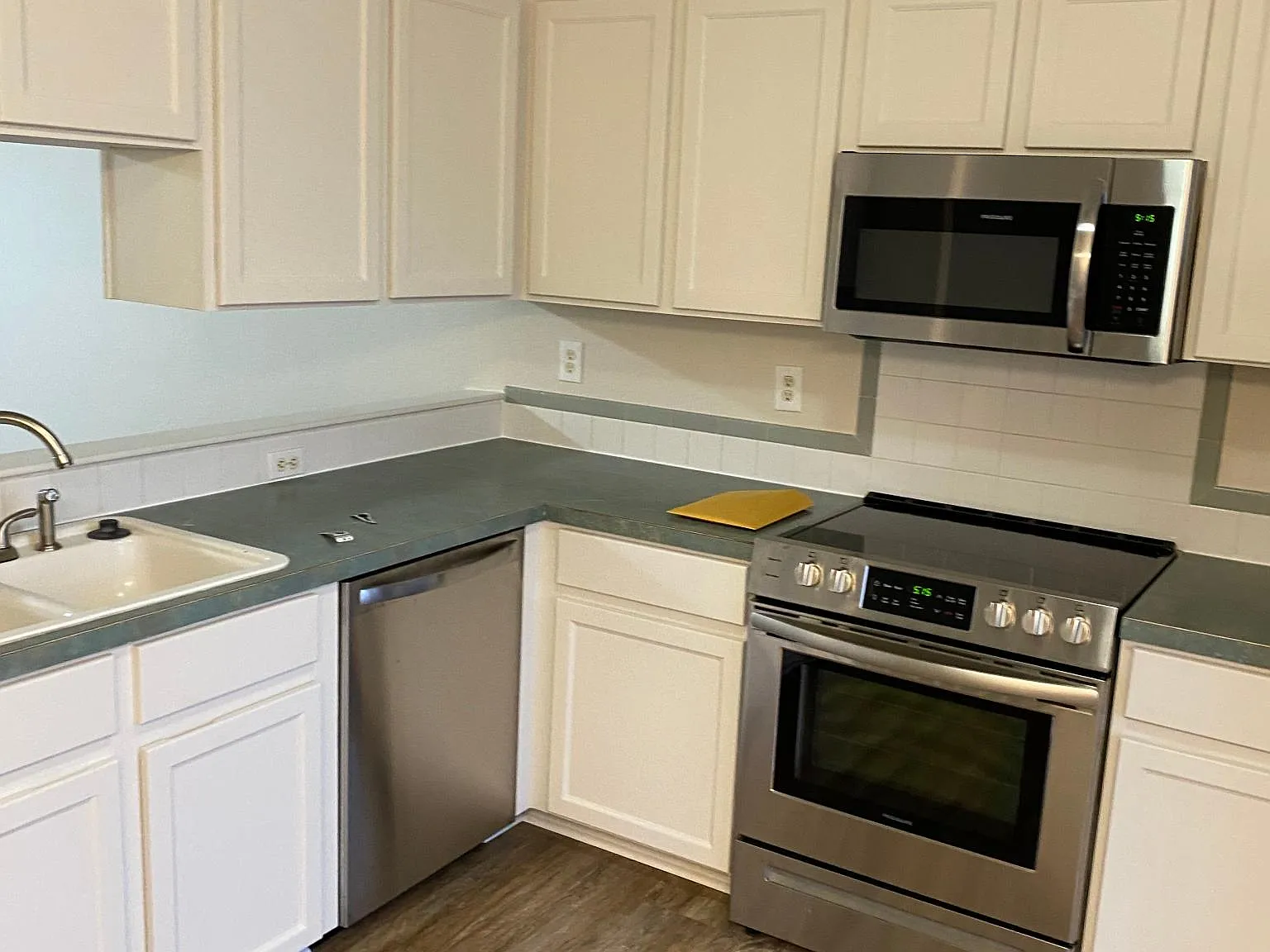 214 Morgan Dr — Photo 3