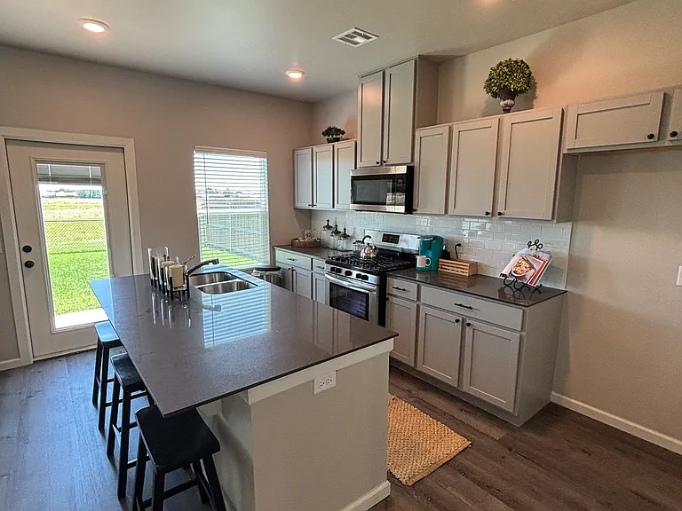 7712 Westhall Pl #7712 — Photo 5