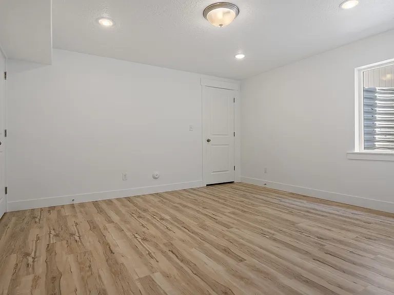 1288 Pamela St — Photo 13