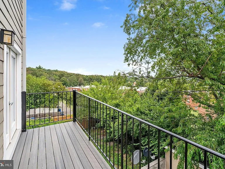 1143 Summit St NE #2 — Photo 10