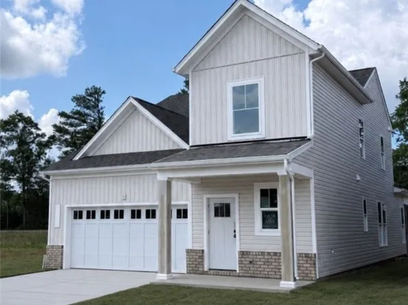 10302 Szalay Ln, Ashland, VA 23005