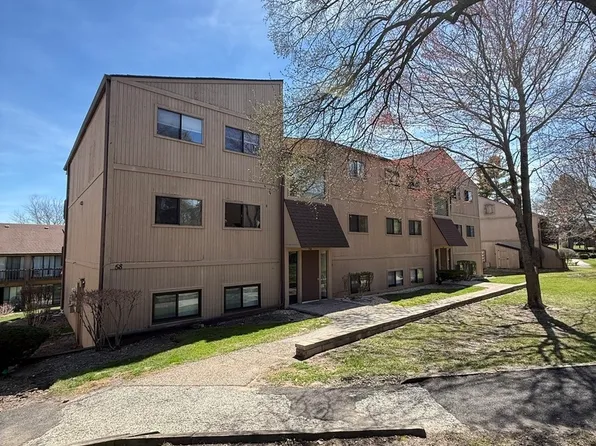 58 Vail Colony APT 9, Fox Lake, IL 60020