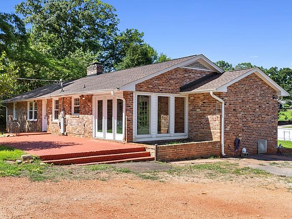 4th image of 2821 Poinsett Hwy