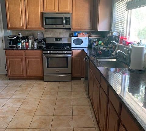 5th image of 9704 Veirs Dr