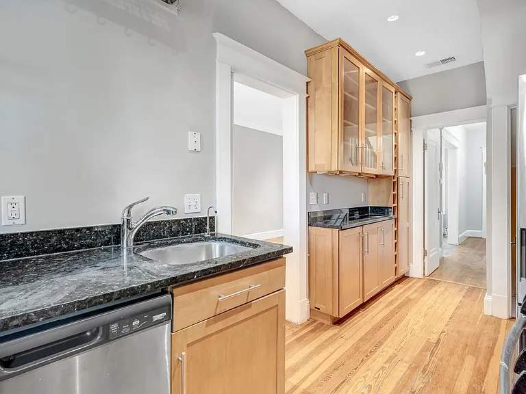 1720 34th St NW — Photo 11