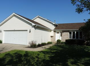25029 S Cashel Bay Rd, Manhattan, IL 60442