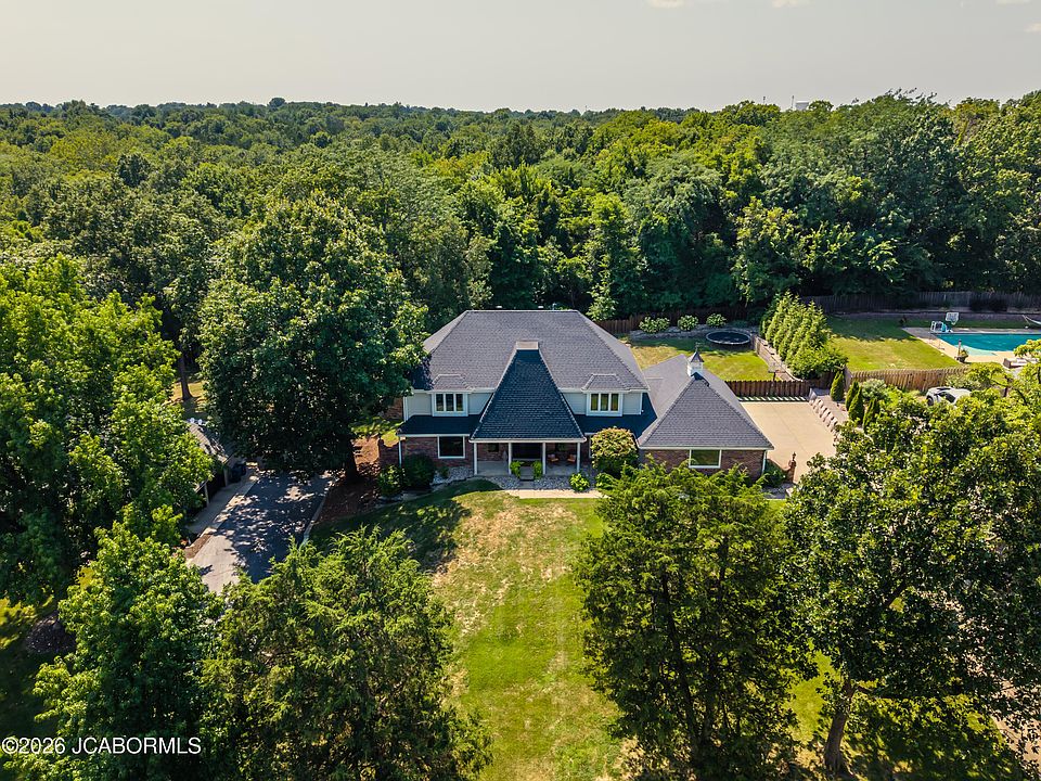 1st image of 324 Fox Creek Rd
