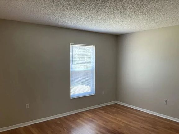 4th image of 1100 James Ave