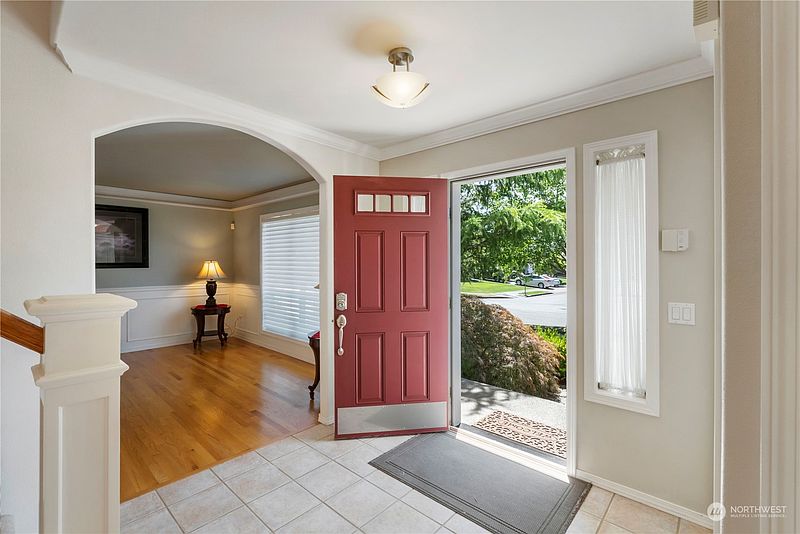 3rd image of 1340 Dieringer Avenue