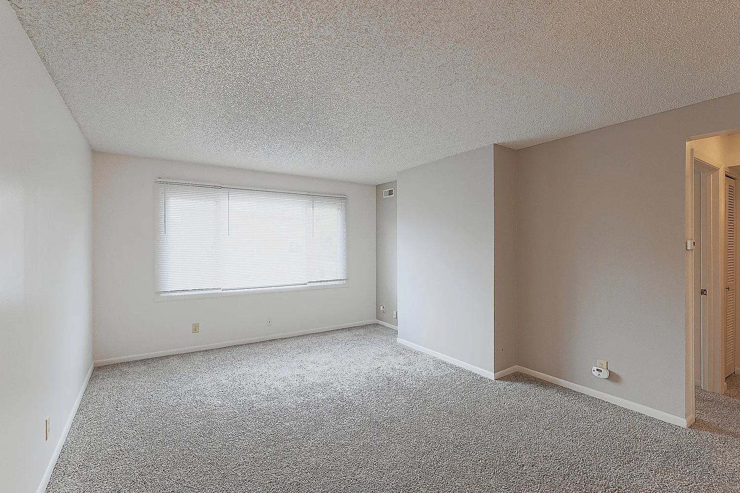 1 bed, 600 sqft, $699 — Photo 2