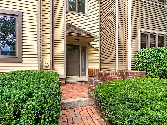 3rd image of 18 Cornhill Pl
