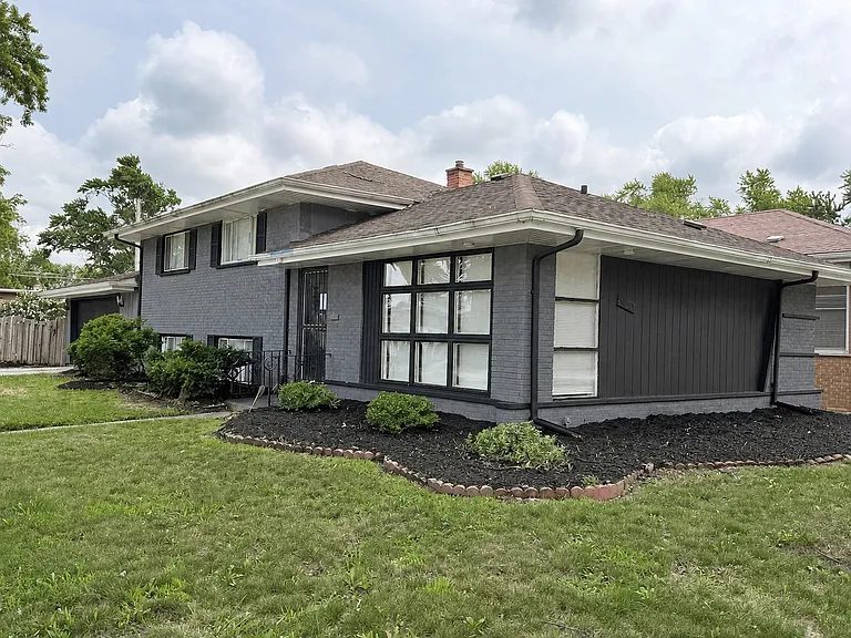 14603 S Avalon Ave — Photo 1