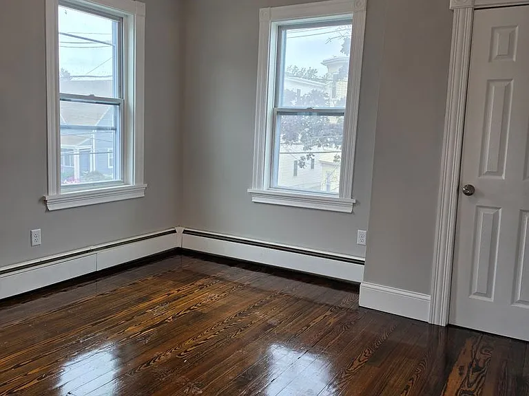 17 Warren St — Photo 8