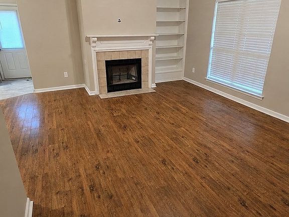 2nd image of 920 Countryside Ln