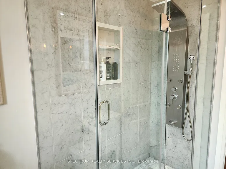 8 Munford Cres — Photo 16